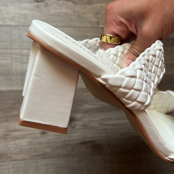 White heels - Picture 4 of 5